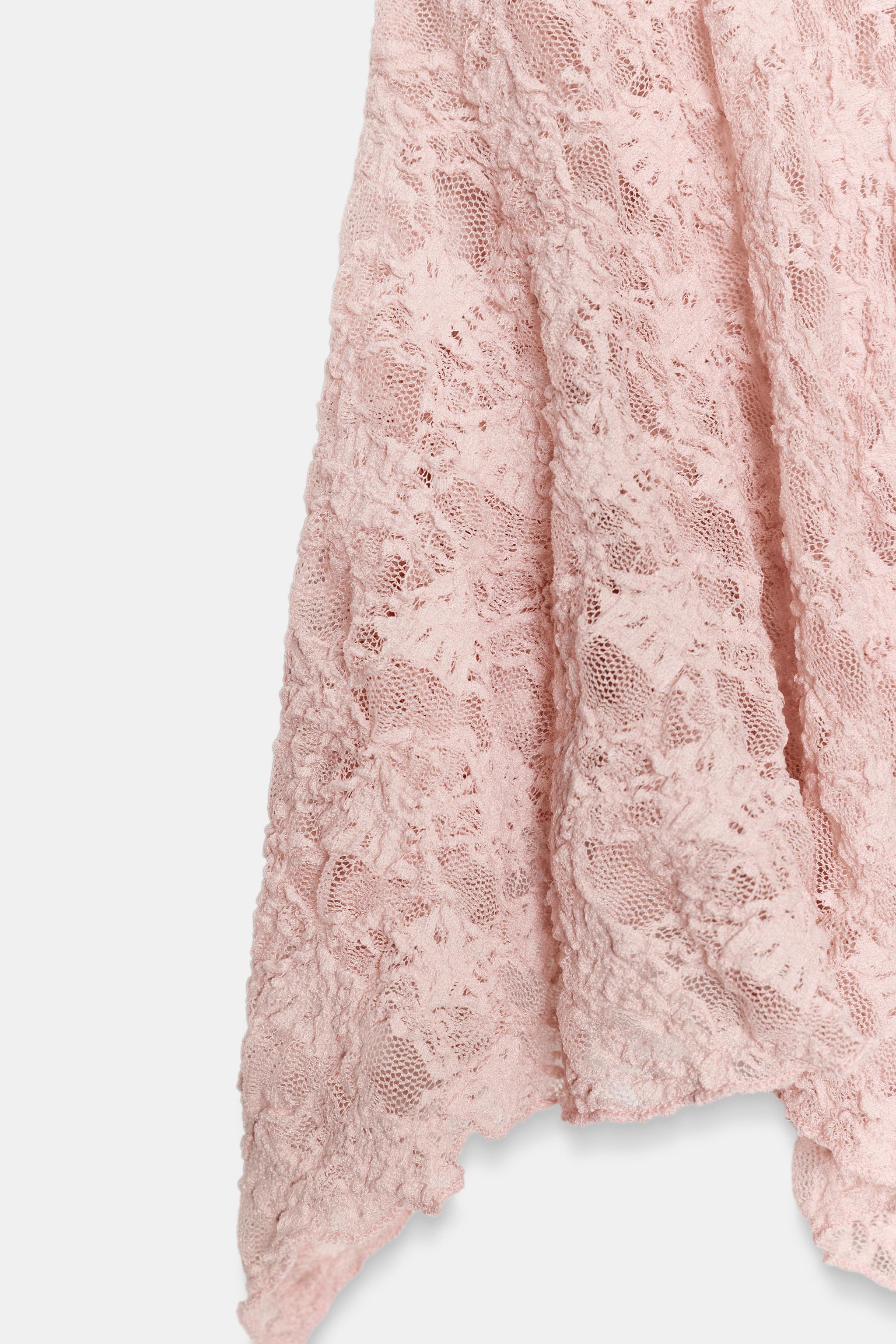 TOP ROMANTIQUE EN DENTELLE